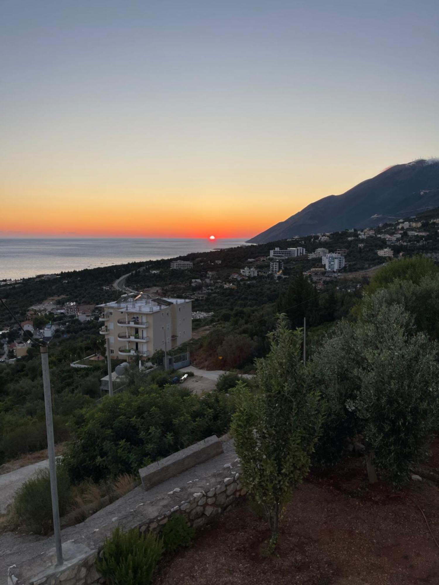 Endless Blue Apartments Dhërmi Εξωτερικό φωτογραφία