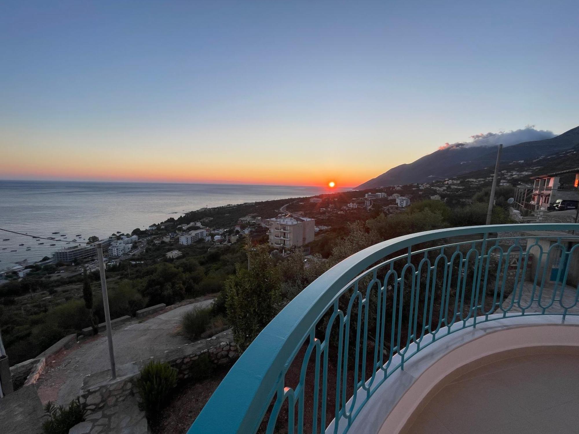 Endless Blue Apartments Dhërmi Εξωτερικό φωτογραφία