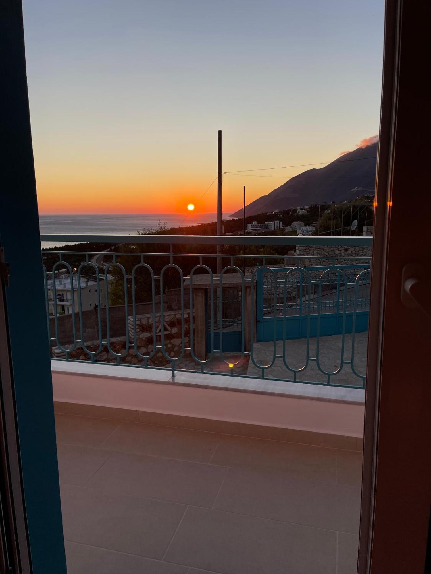 Endless Blue Apartments Dhërmi Εξωτερικό φωτογραφία