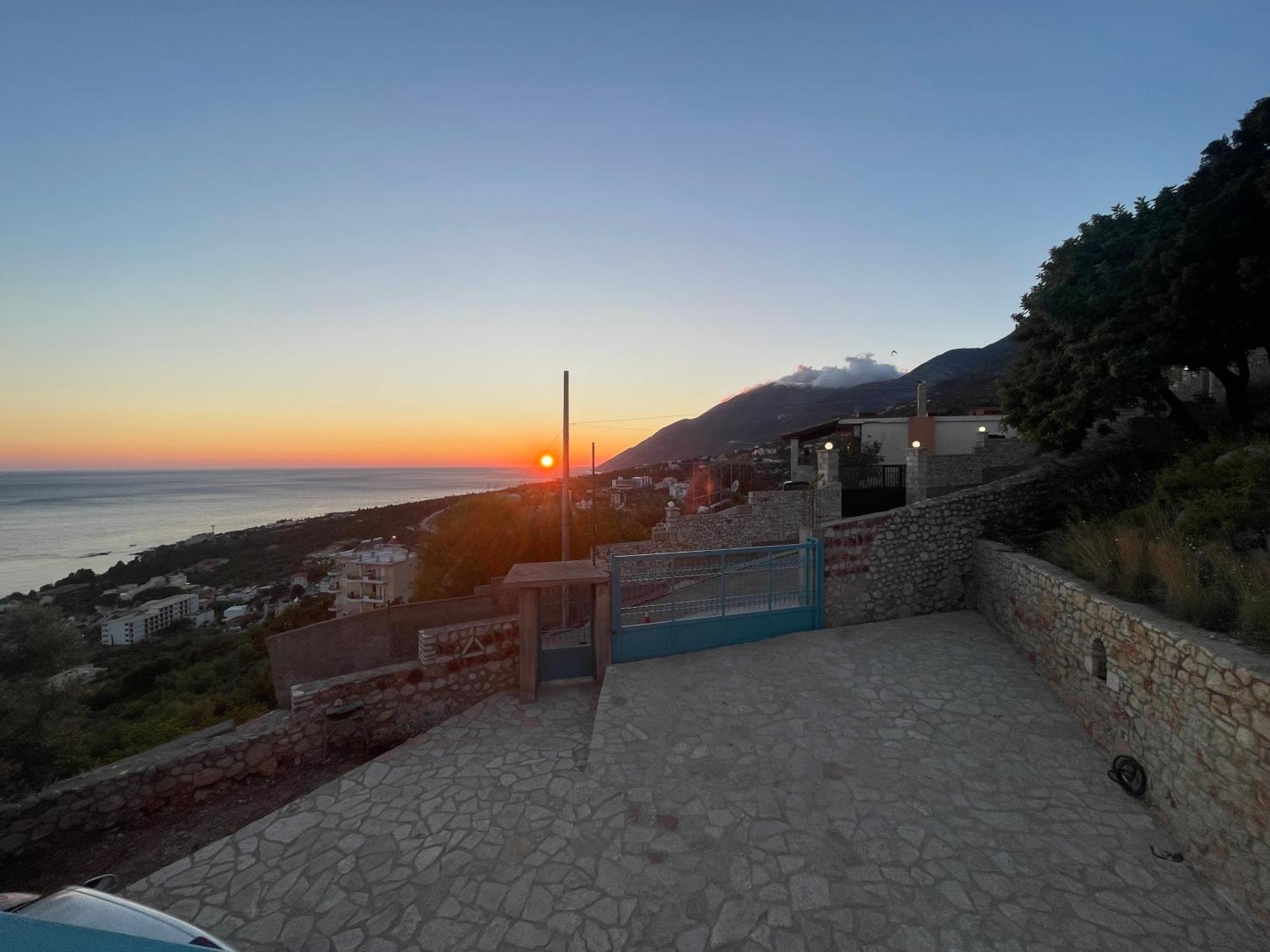 Endless Blue Apartments Dhërmi Εξωτερικό φωτογραφία