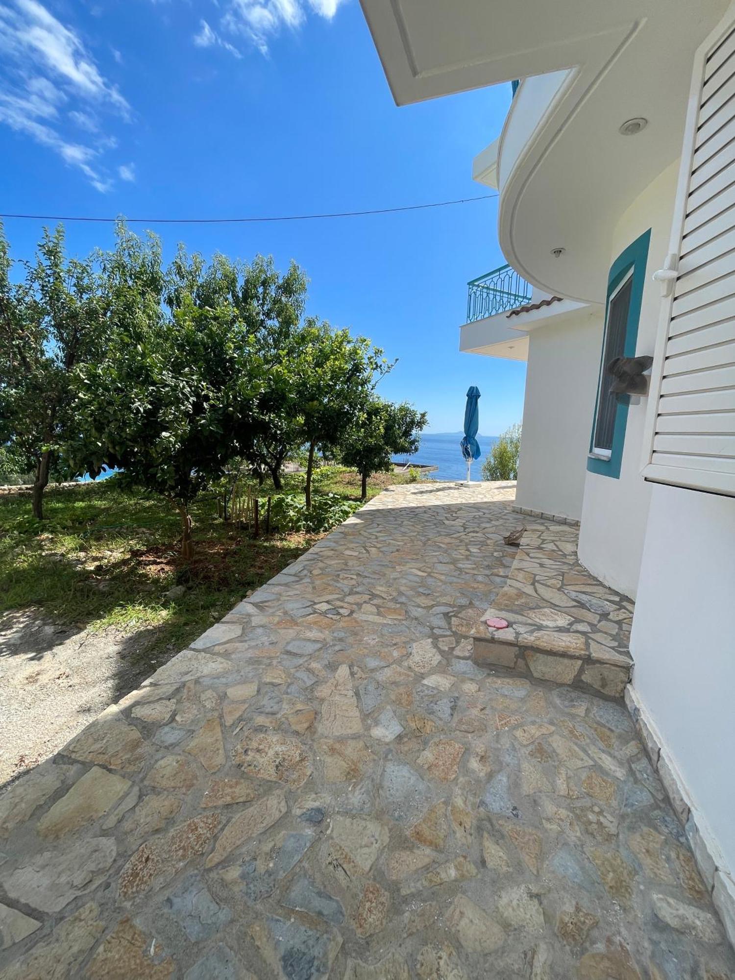 Endless Blue Apartments Dhërmi Εξωτερικό φωτογραφία