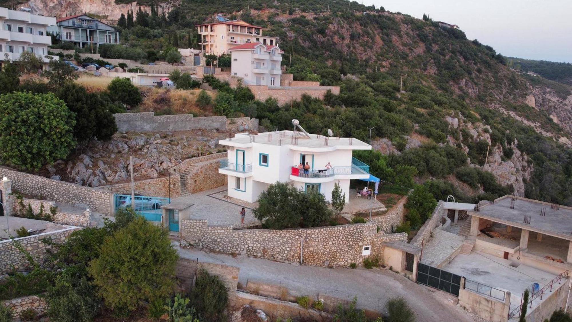 Endless Blue Apartments Dhërmi Εξωτερικό φωτογραφία