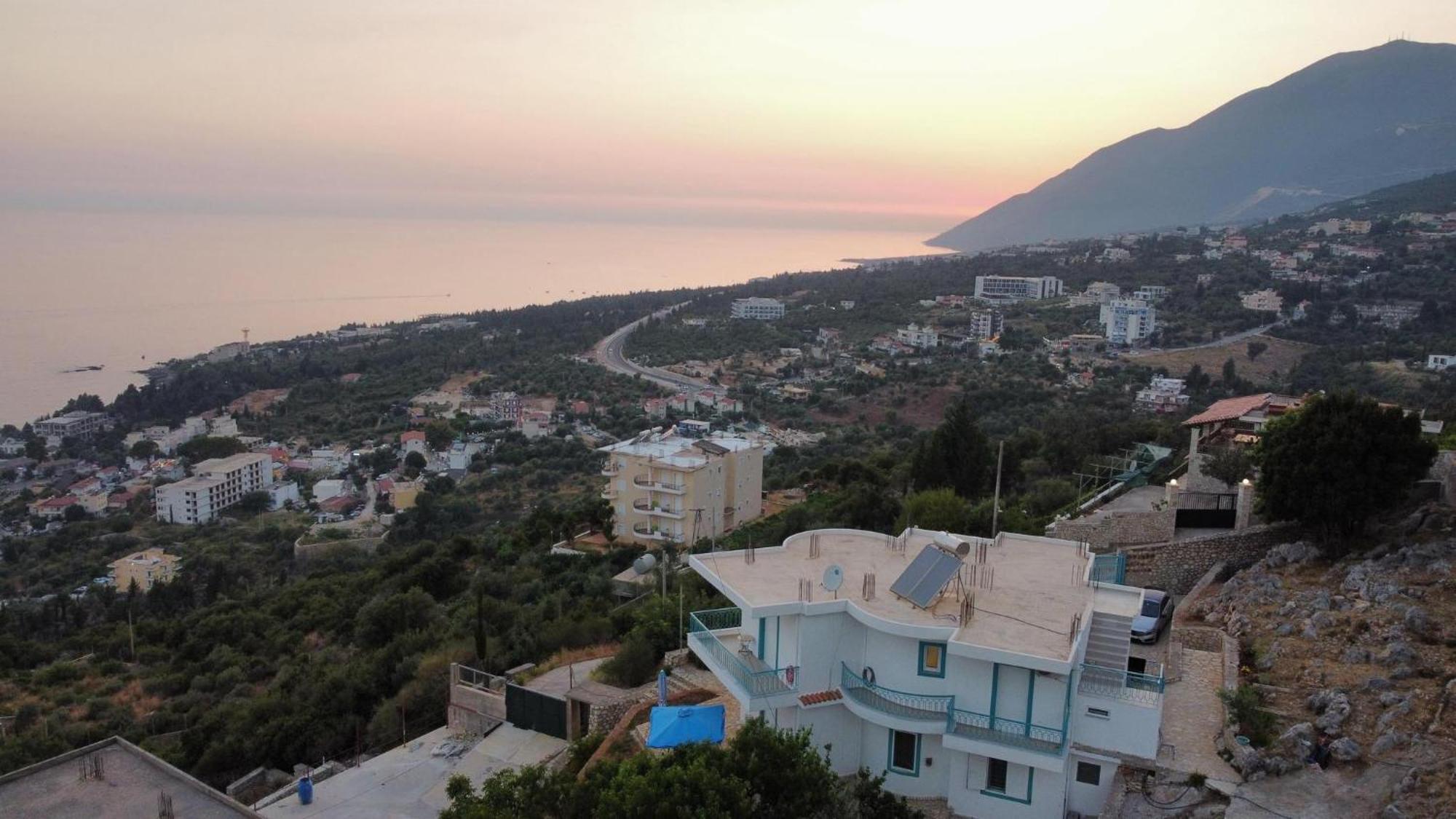 Endless Blue Apartments Dhërmi Εξωτερικό φωτογραφία
