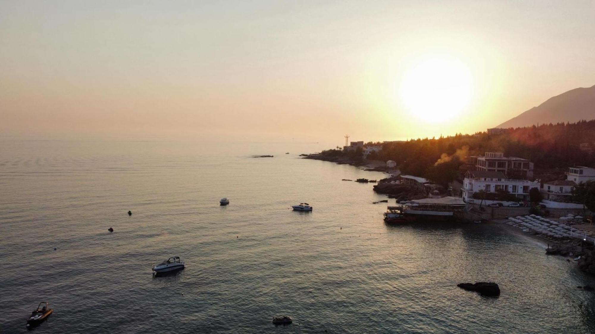 Endless Blue Apartments Dhërmi Εξωτερικό φωτογραφία