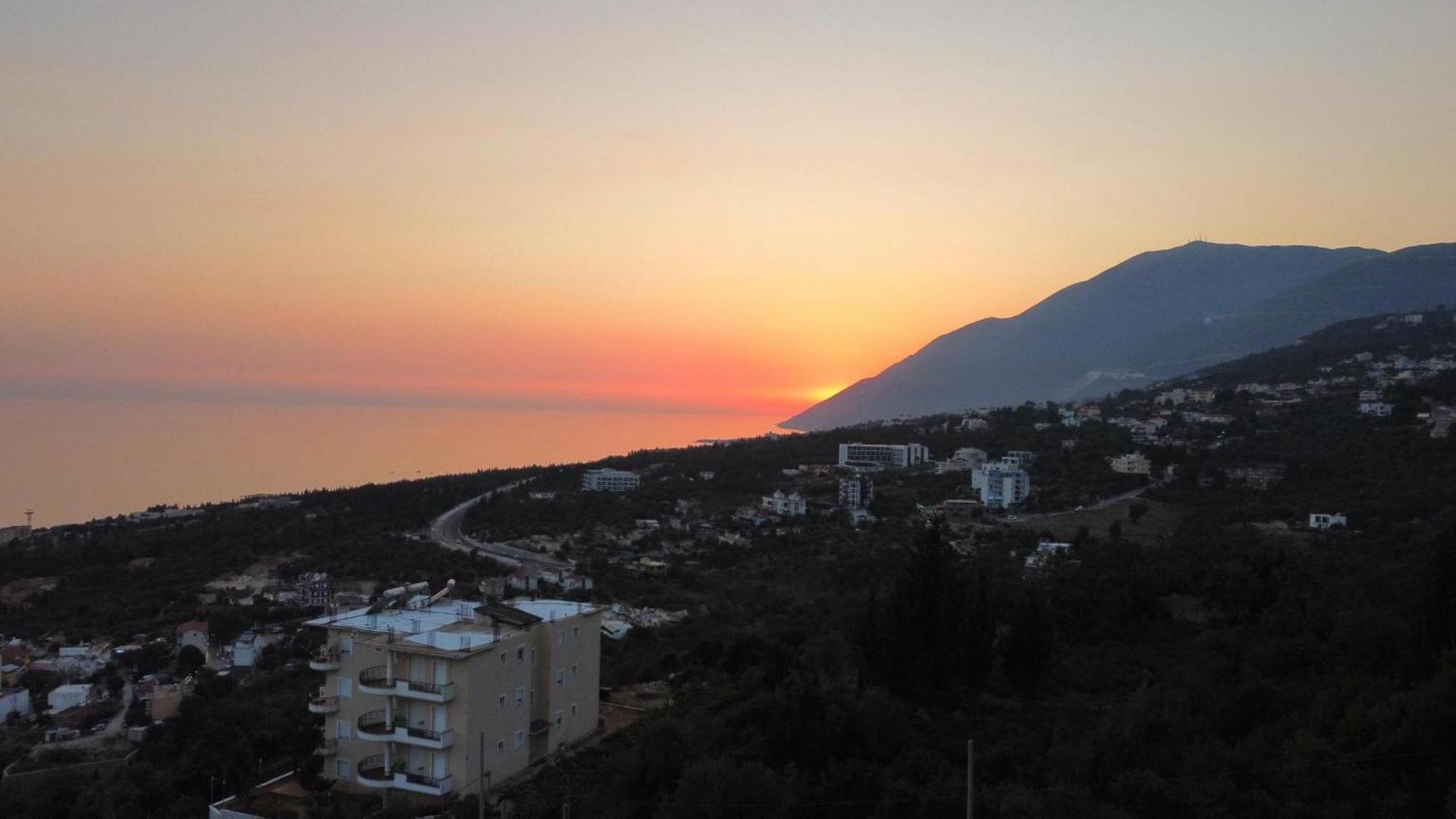 Endless Blue Apartments Dhërmi Εξωτερικό φωτογραφία